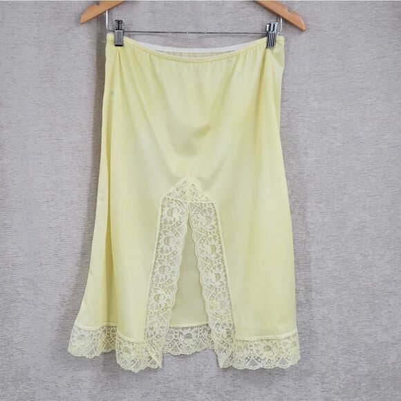 MEL-LIN Vintage Light yellow Nylon Midi Slip Skirt with Lace Trim Women's XXL - Picture 1 of 4